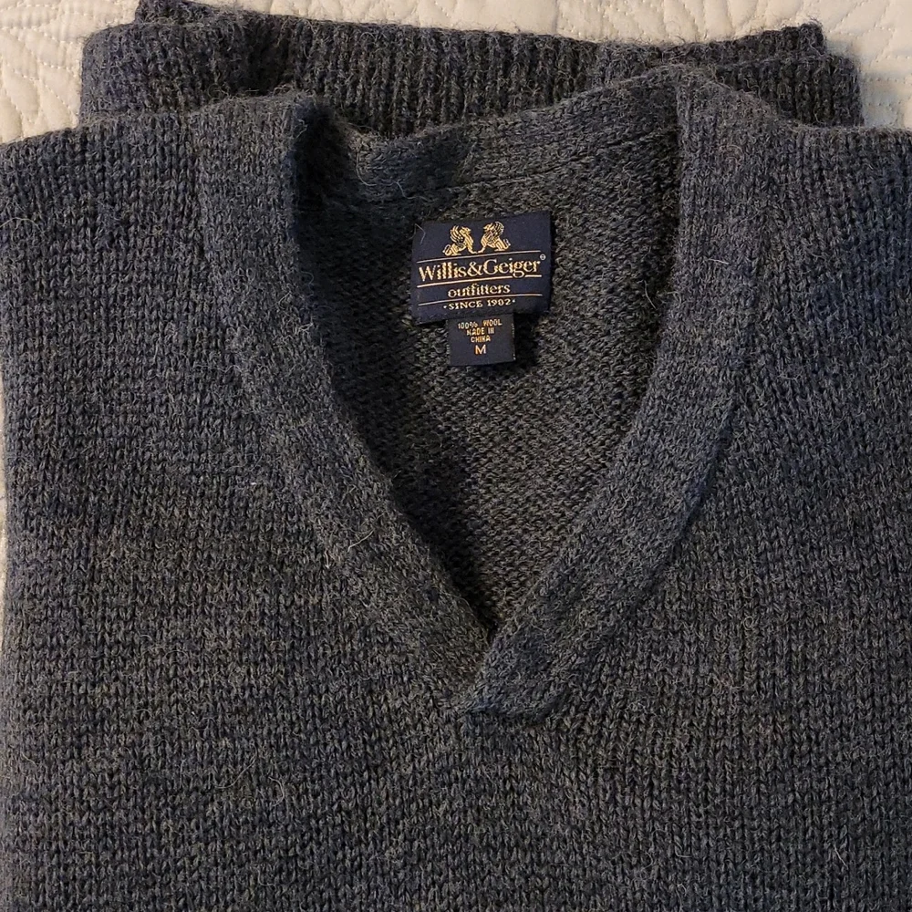 Vintage Willis & Geiger wool V-neck sweater